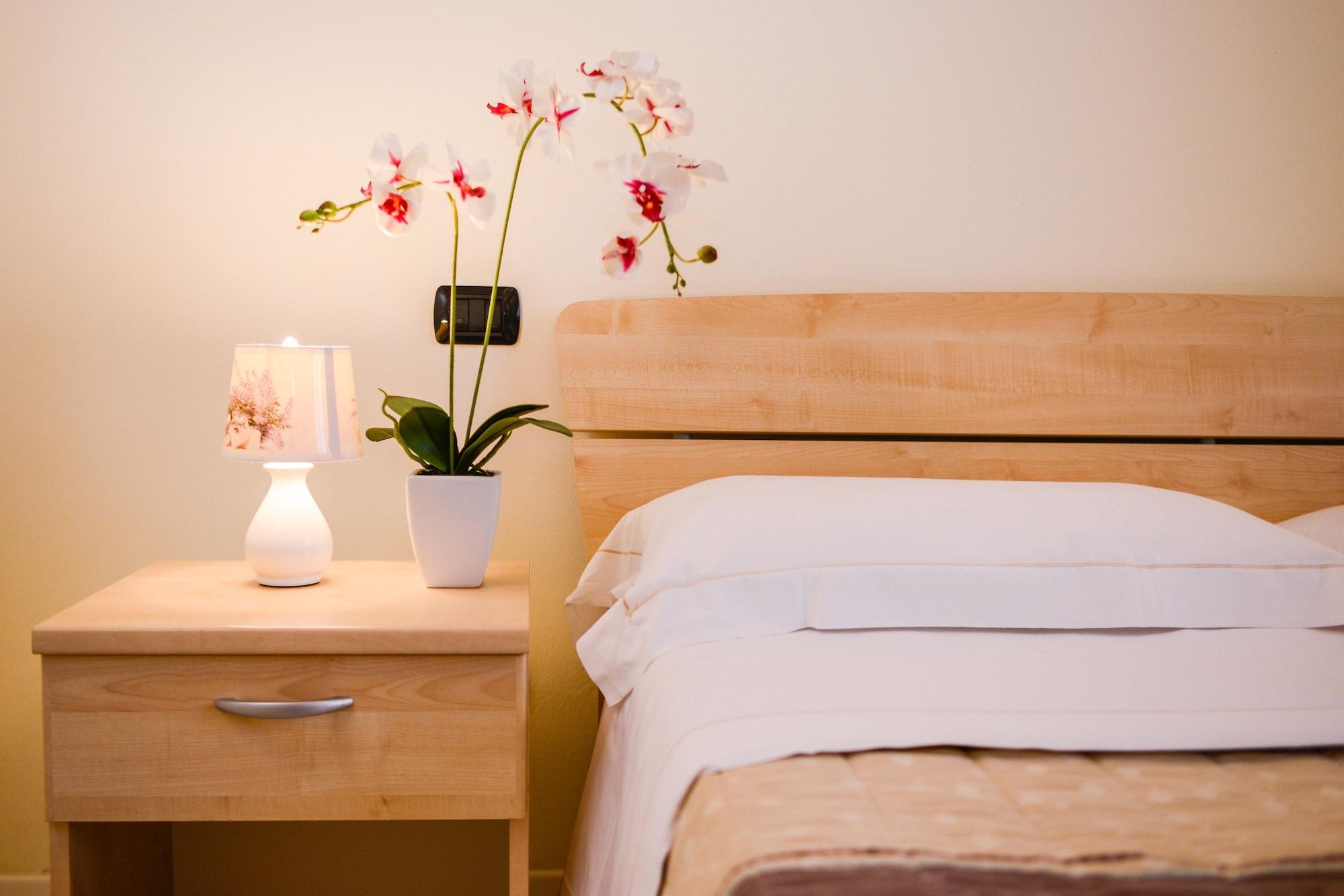 Ahg Donna Silvia Wellness Hotel Манерба-дель-Гарда Экстерьер фото