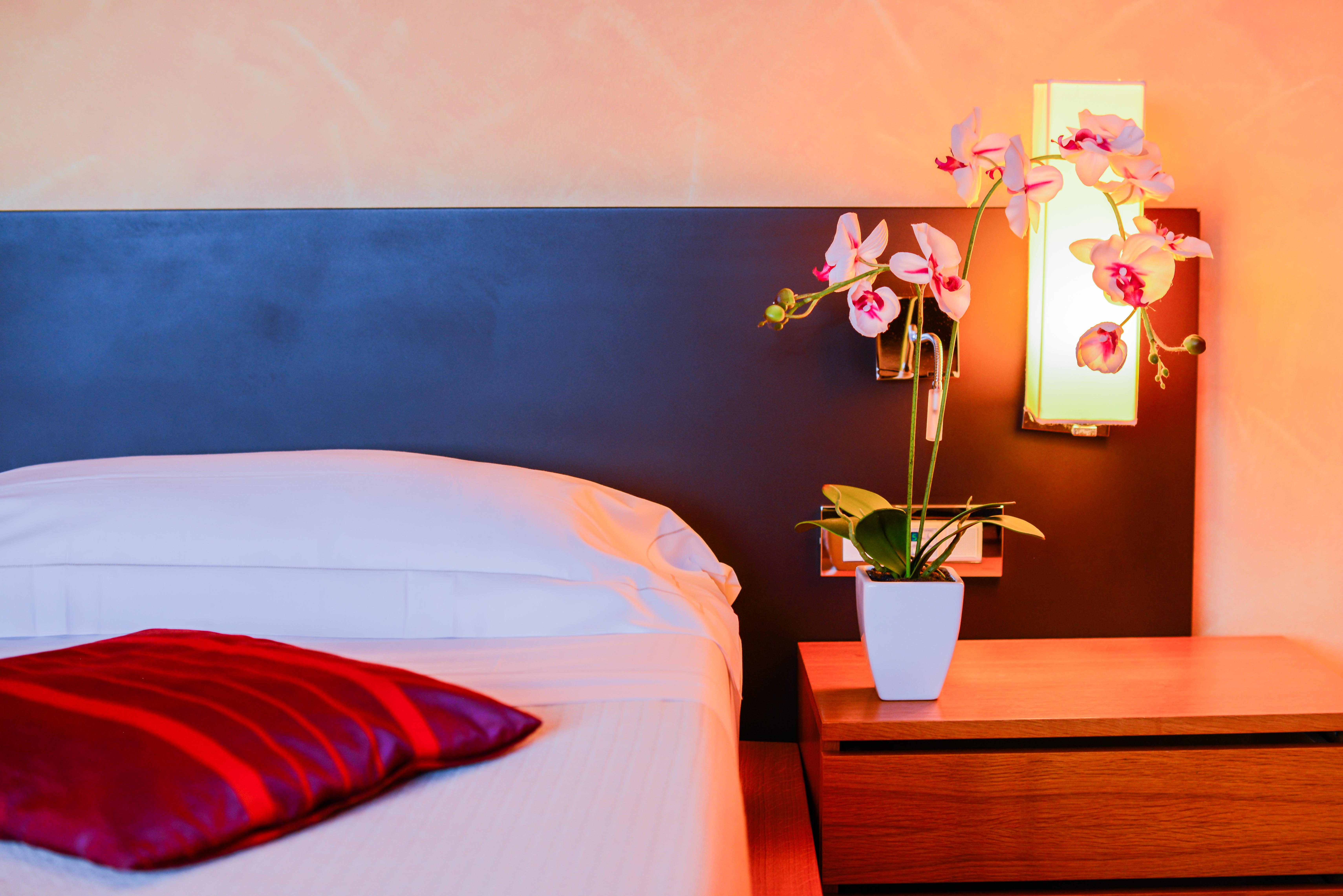 Ahg Donna Silvia Wellness Hotel Манерба-дель-Гарда Экстерьер фото