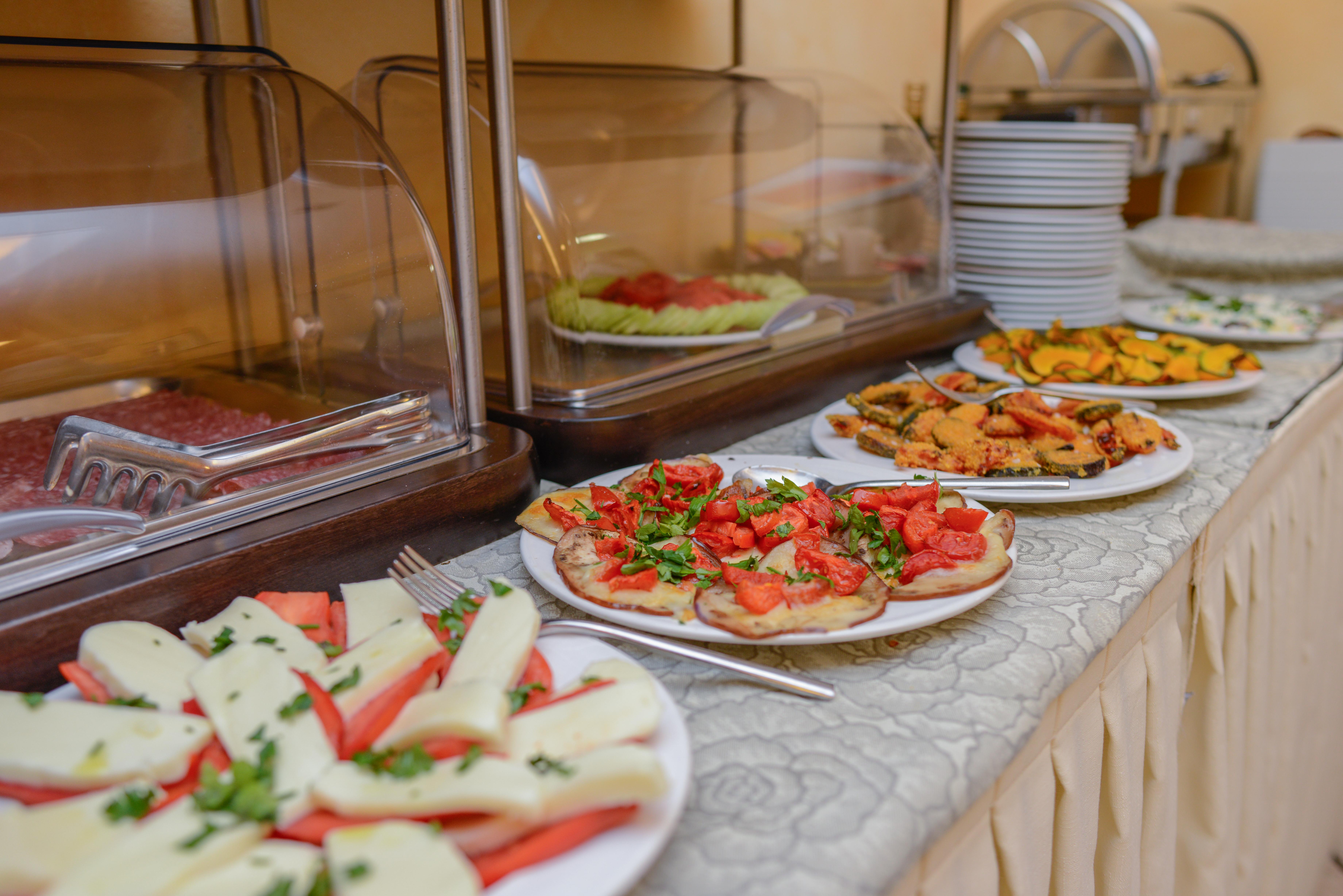 Ahg Donna Silvia Wellness Hotel Манерба-дель-Гарда Экстерьер фото