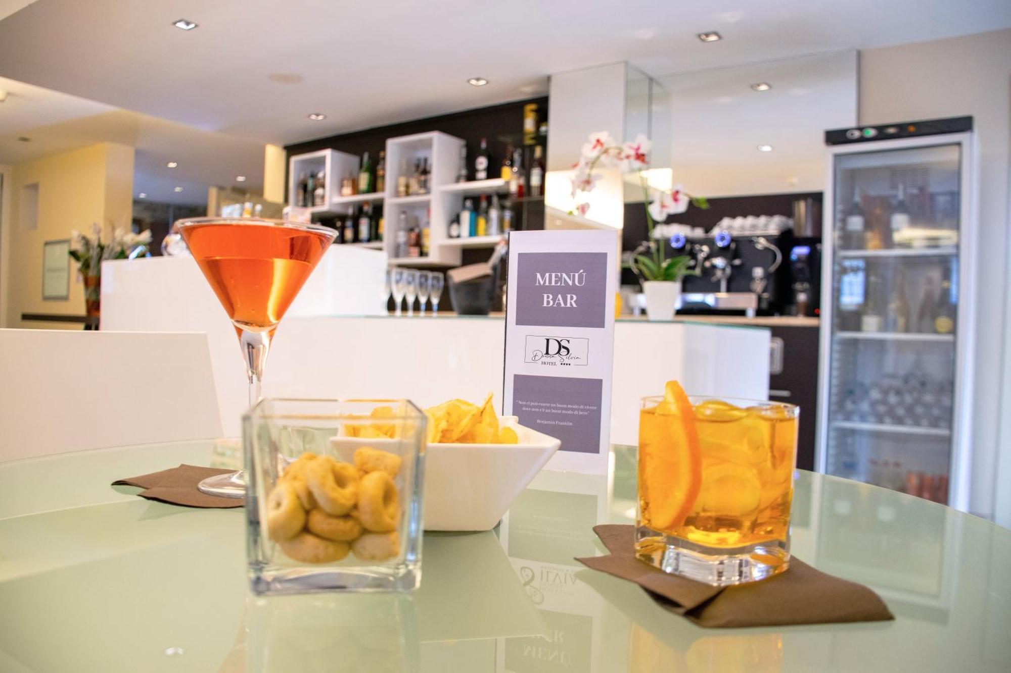 Ahg Donna Silvia Wellness Hotel Манерба-дель-Гарда Экстерьер фото